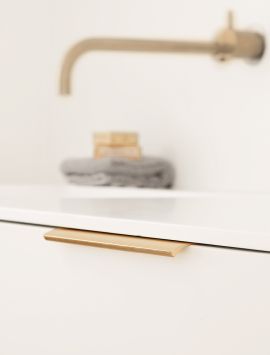 Edge Straight - Brushed Brass